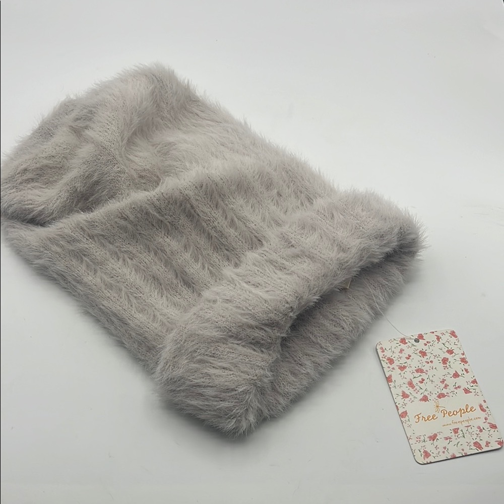 Free People Lilac Plush Winter Hat. NWT